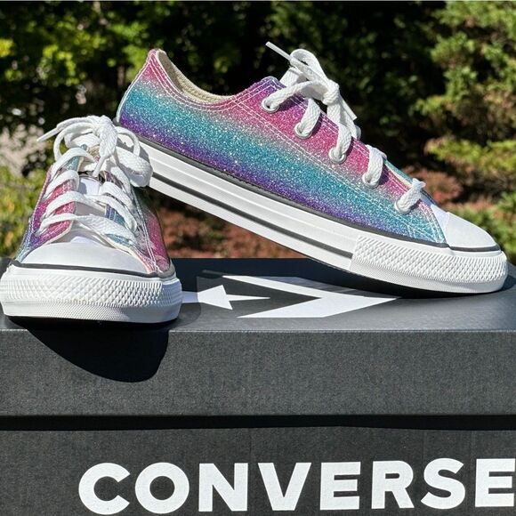 NEW Converse Girls Chuck Taylor All Star Glitter Ox Casual Sneaker - Youth 2Y - Picture 1 of 8